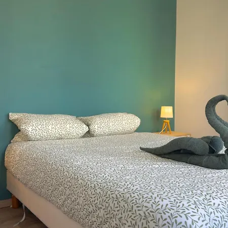 Le Talant - Gare - 2 Voyageurs Dijon